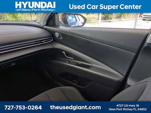 Used 2024 Hyundai Elantra SEL FWD image 17