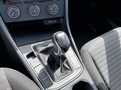 Certified 2024 Volkswagen Jetta S image 27