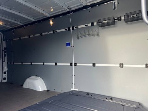 Used 2024 Mercedes-Benz Sprinter 2500 image 17