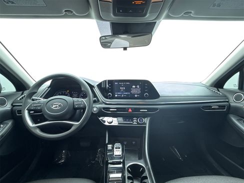 Used 2021 Hyundai Sonata SEL w/ Preferred Accessory Package image 19