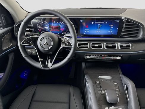 Used 2026 Mercedes-Benz GLS 450 4MATIC image 24