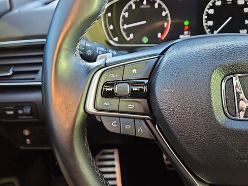 Used 2018 Honda Accord Sport image 17