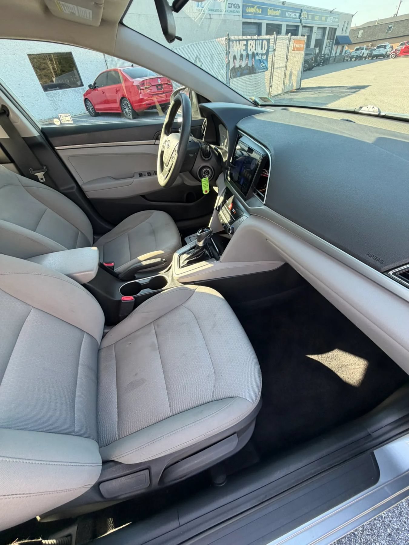 Used 2017 Hyundai Elantra SE FWD image 34