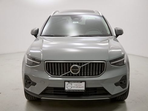 New 2025 Volvo XC40 B5 Plus w/ Climate Package image 5