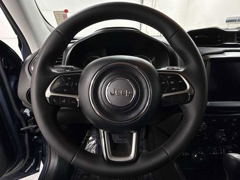 Used 2022 Jeep Renegade Latitude image 16