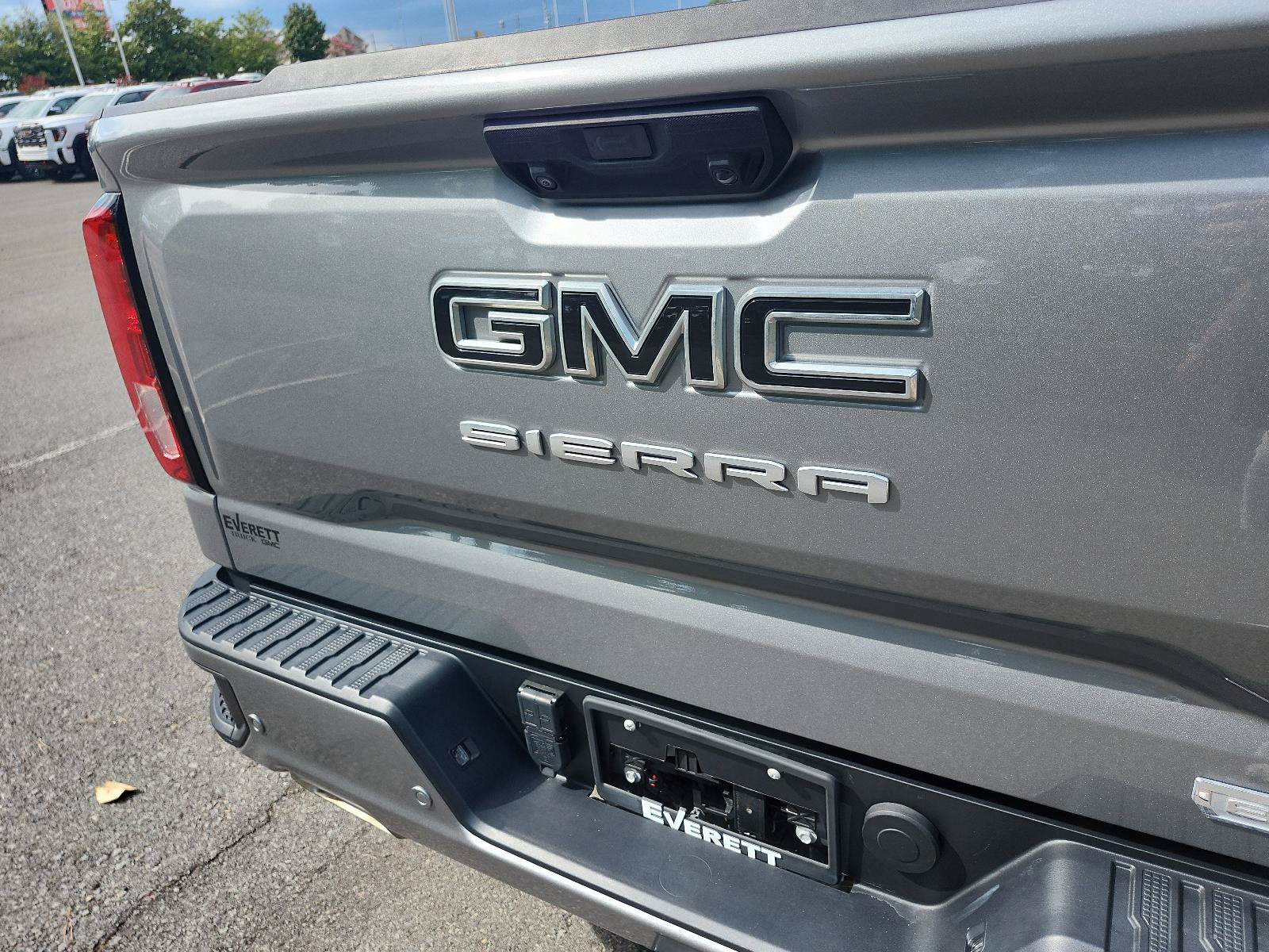 Certified 2024 GMC Sierra 1500 Elevation w/ Preferred Package AWD/4WD image 4