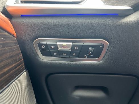 Used 2020 BMW X7 xDrive40i w/ Premium Package AWD/4WD image 13