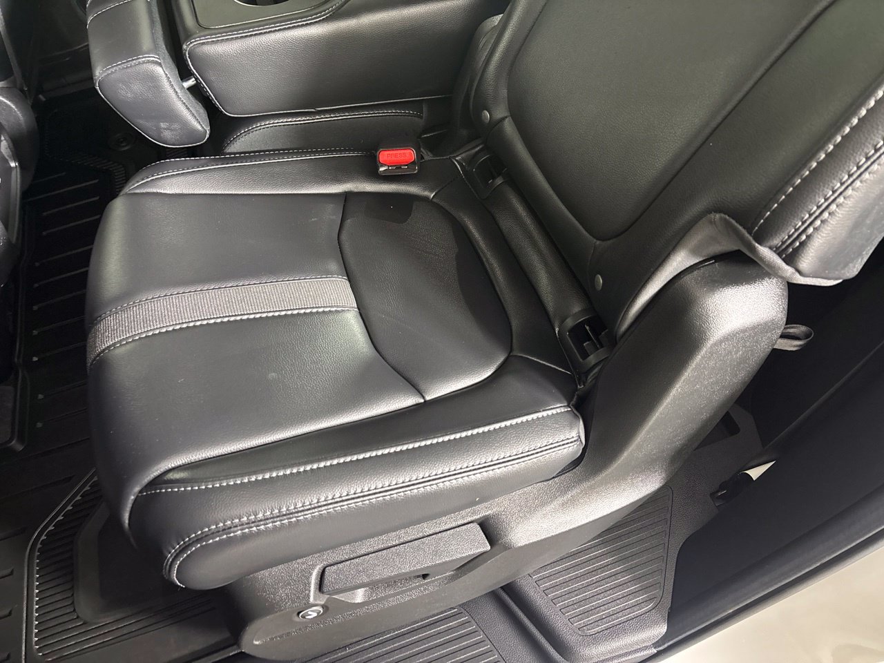 Used 2025 Honda Pilot Touring image 25