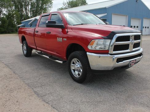 Used 2018 RAM 2500 Tradesman w/ Chrome Appearance Group AWD/4WD image 3