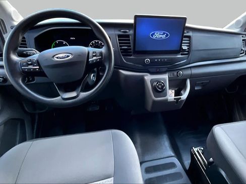 Used 2022 Ford E-Transit Medium Roof RWD image 5