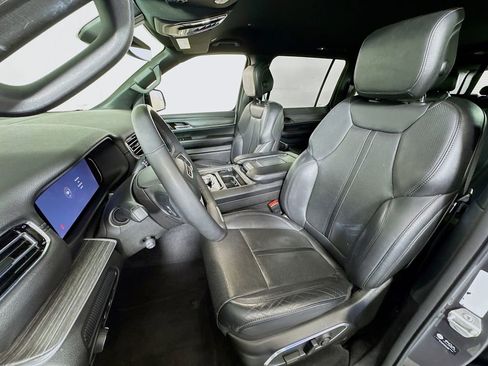 Used 2023 Jeep Wagoneer L Series II AWD/4WD image 22