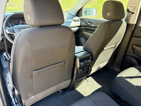 Used 2023 GMC Acadia SLE w/ Driver Convenience Package FWD image 14