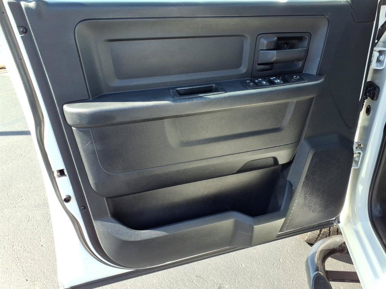 Used 2014 RAM 2500 Tradesman w/ Chrome Appearance Group AWD/4WD image 18