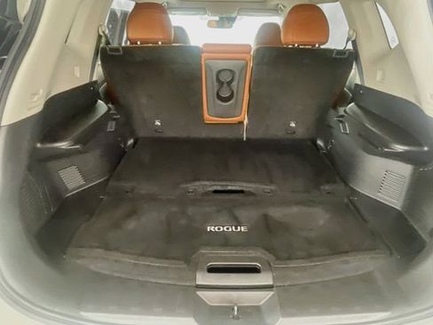 Used 2017 Nissan Rogue SL w/ SL Premium Package FWD image 29
