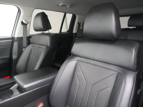 Used 2025 Hyundai Santa Fe SEL FWD image 11