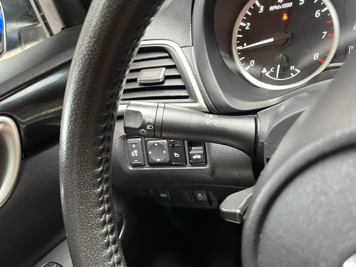 Used 2019 Nissan Sentra SV w/ Special Edition Package FWD image 14