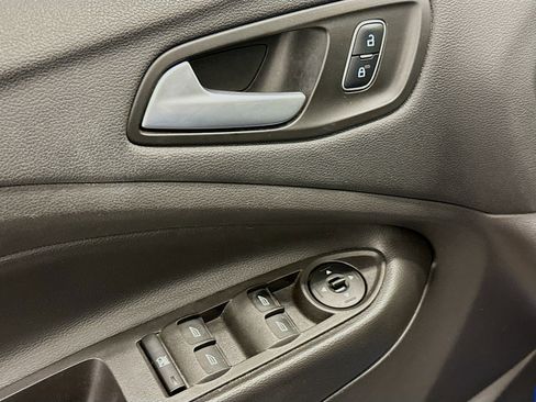 Used 2018 Ford Escape SE image 15