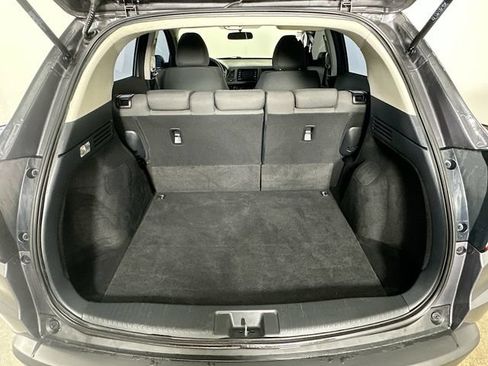 Certified 2022 Honda HR-V LX image 29
