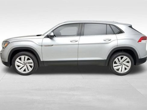 Used 2021 Volkswagen Atlas Cross Sport SE image 5