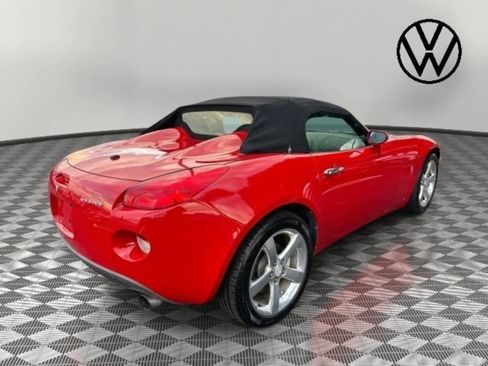 Used 2006 Pontiac Solstice w/ Premium Package image 3