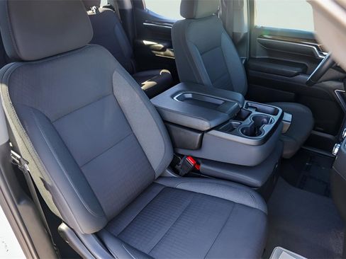 Used 2024 GMC Sierra 1500 SLE image 32