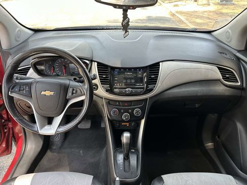 Used 2019 Chevrolet Trax LT w/ Driver Confidence Package image 19