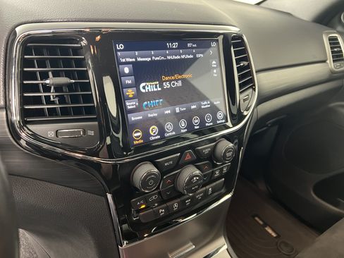 Used 2021 Jeep Grand Cherokee Laredo X AWD/4WD image 28