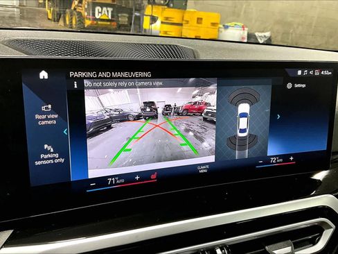 Used 2024 BMW 330i xDrive Sedan w/ Convenience Package image 26