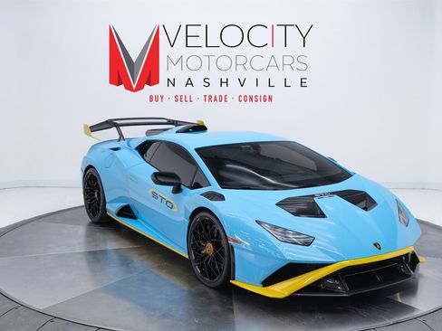 Used 2023 Lamborghini Huracan STO image 12