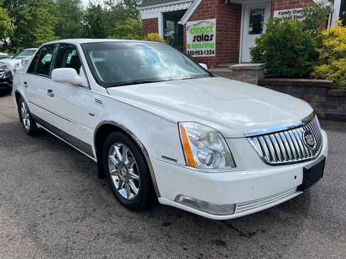 Used 2011 Cadillac DTS Luxury FWD image 11