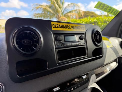 Used 2019 Mercedes-Benz Sprinter 144 image 19