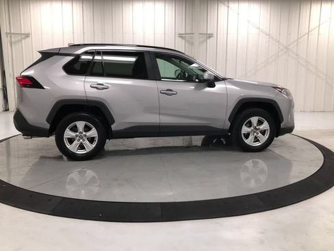 Used 2020 Toyota RAV4 XLE AWD/4WD image 9