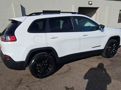 Used 2023 Jeep Cherokee Altitude Lux image 8