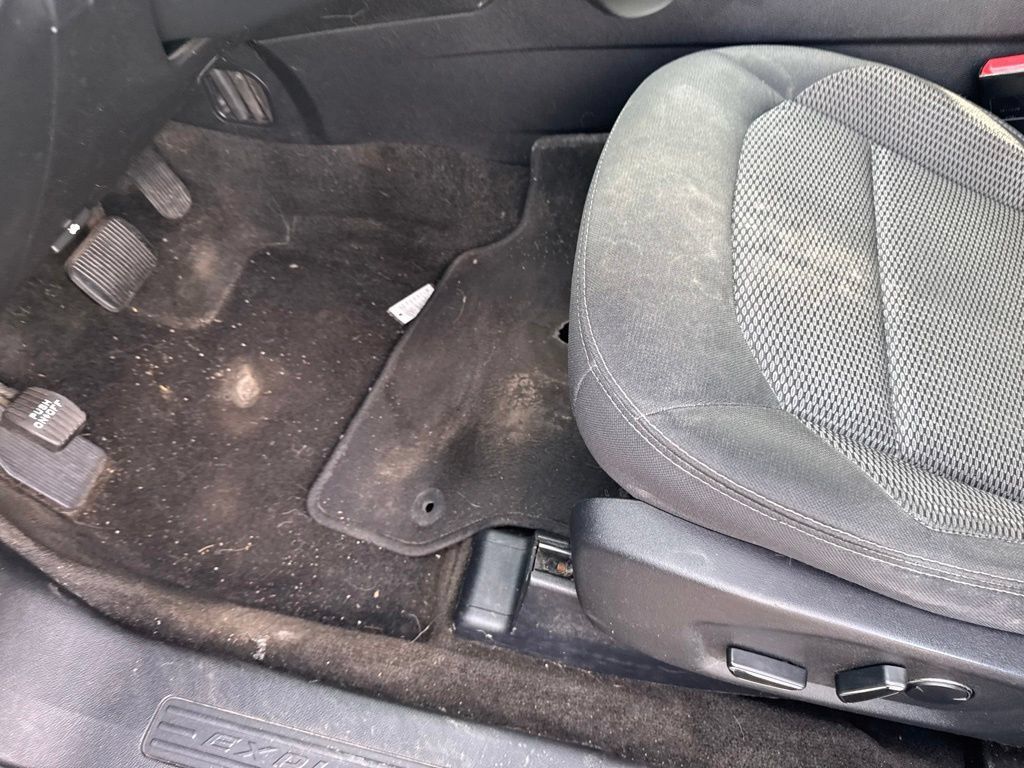 Used 2017 Ford Explorer XLT AWD/4WD image 42