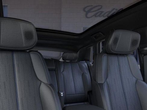 New 2025 Cadillac Lyriq Luxury image 24