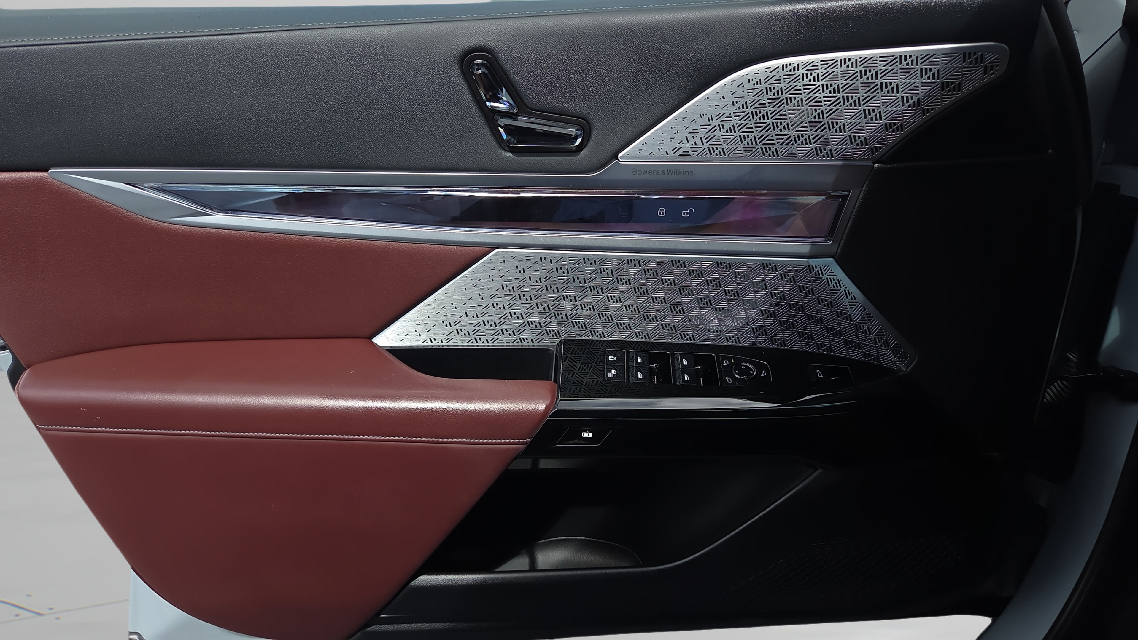 Certified 2023 BMW i7 xDrive60 AWD/4WD image 33