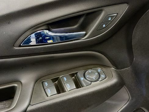Used 2022 Chevrolet Equinox LT FWD image 19