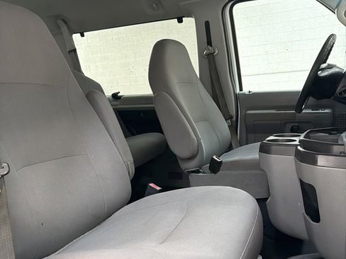 Used 2011 Ford E-350 and Econoline 350 XL w/ PWR Windows & Locks Group image 30