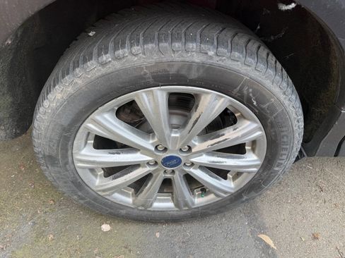 Used 2018 Ford Escape Titanium AWD/4WD image 32