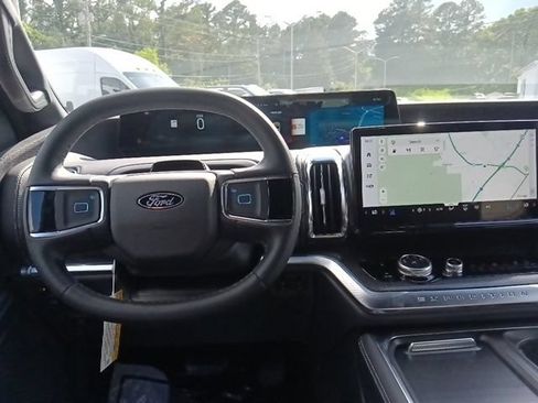 New 2026 Ford Expedition Platinum w/ Stealth Performance Package AWD/4WD image 28