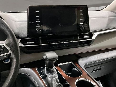 Used 2021 Toyota Sienna LE AWD/4WD image 7
