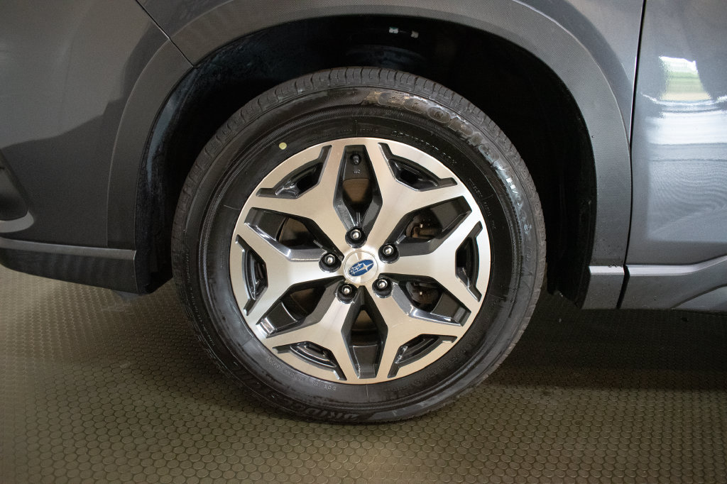 Used 2022 Subaru Forester Premium AWD/4WD image 9