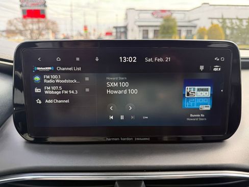 Used 2023 Hyundai Santa Fe SEL Premium image 16