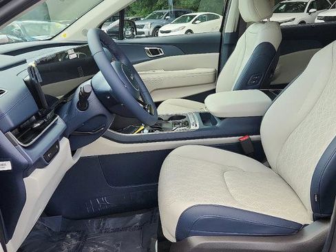 New 2026 Kia Carnival SX image 8