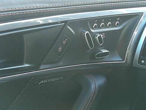 Used 2020 Jaguar F-TYPE Convertible image 28