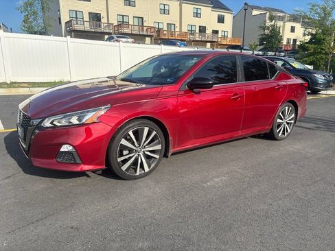 Used 2020 Nissan Altima 2.5 SR FWD image 1