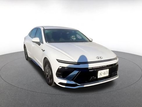 Used 2025 Hyundai Sonata SEL image 3