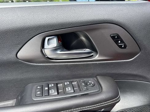 New 2027 Chrysler Pacifica Limited FWD image 20