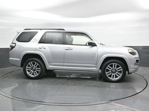 Used 2022 Toyota 4Runner TRD Sport AWD/4WD image 5