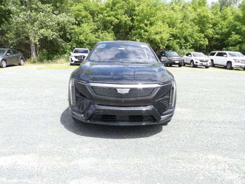 Used 2025 Cadillac Optiq Sport 1 AWD/4WD image 2
